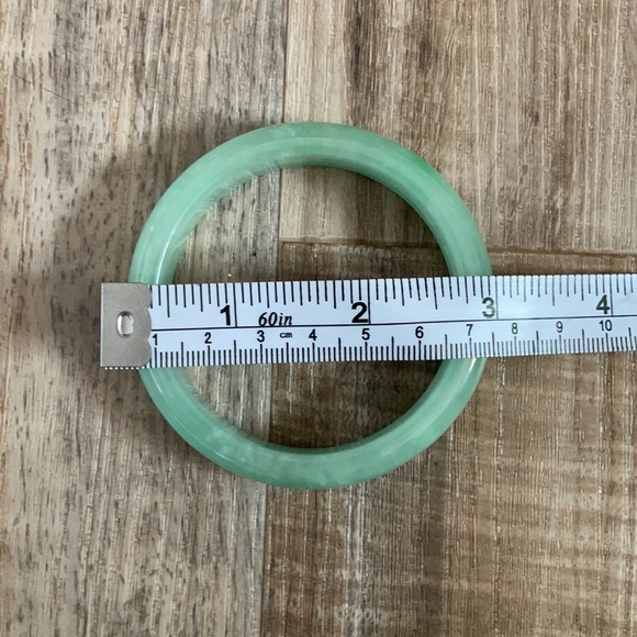 Authentic jade bangle - Picture 5 of 5